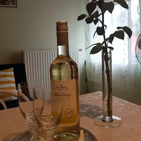 Apartament Platan Fak Arnyekaban *